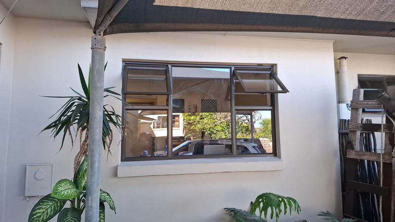 To Let 4 Bedroom Property for Rent in Bluewater Bay Eastern Cape
